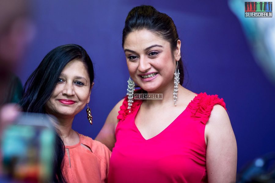 in-pictures-sonia-agarwal-at-the-launch-of-no-strings-attached-restaurant-photos-0010.jpg
