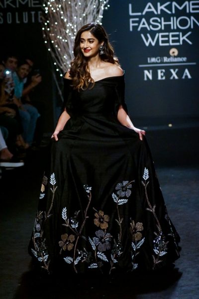 Mumbai: Actress Ileana D'Cruz displays the creation of fashion d