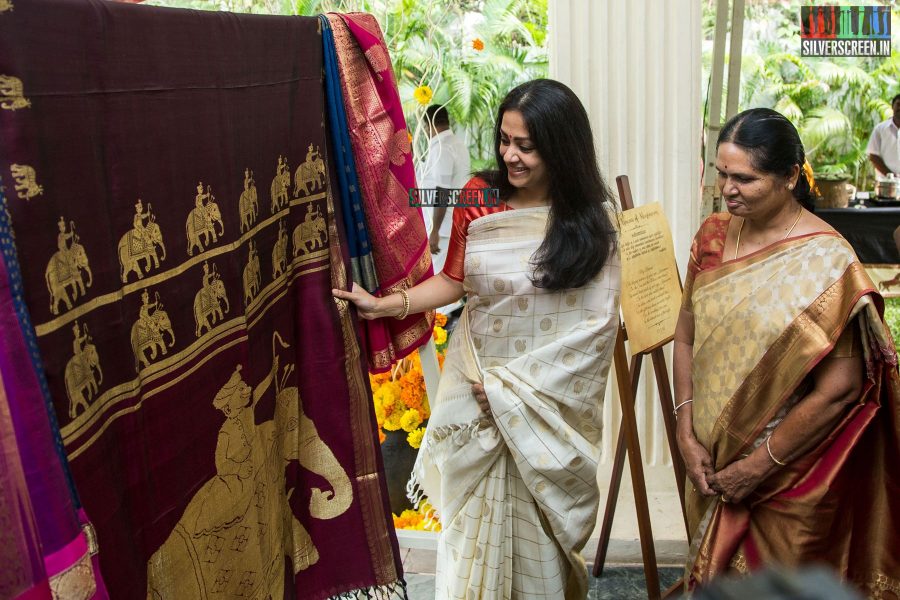 in-pictures-jyothika-at-the-launch-of-vintage-weaves-of-kanjivaram-on-national-handloom-day-photos-0006.jpg