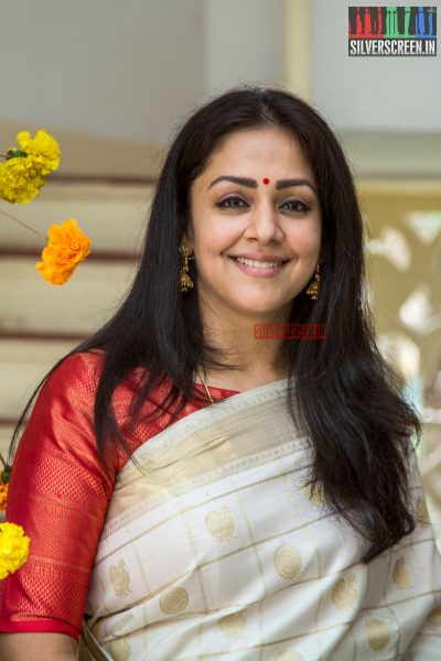 in-pictures-jyothika-at-the-launch-of-vintage-weaves-of-kanjivaram-on-national-handloom-day-photos-0009.jpg