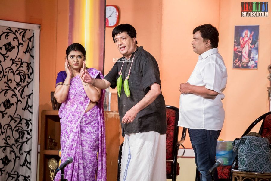in-pictures-yg-mahendrans-soppana-vazhvil-100th-successful-stage-show-0004