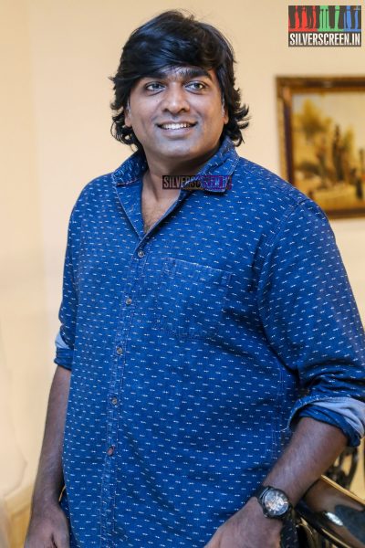Vijay Sethupathi, at the press meet for 'Karuppan', was spotted in the clean-shaven look that his maiden production 'Junga' demands. Pic: Sriram Narasimhan