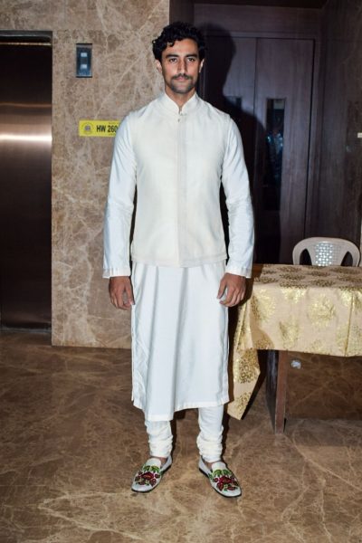 Mumbai: Actor Kunal Kapoor at Producer Ramesh Torani's Pre-Diwali celebration in Mumbai on Oct 15, 2017.(Photo: IANS)