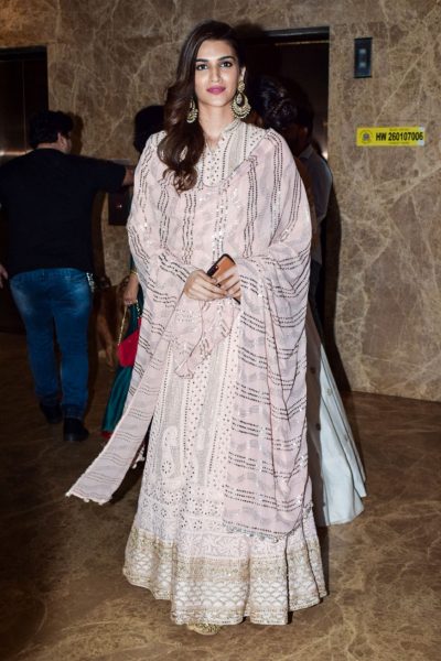Mumbai: Actress Kriti Sanon at Producer Ramesh Torani's Pre-Diwali celebration in Mumbai on Oct 15, 2017.(Photo: IANS)