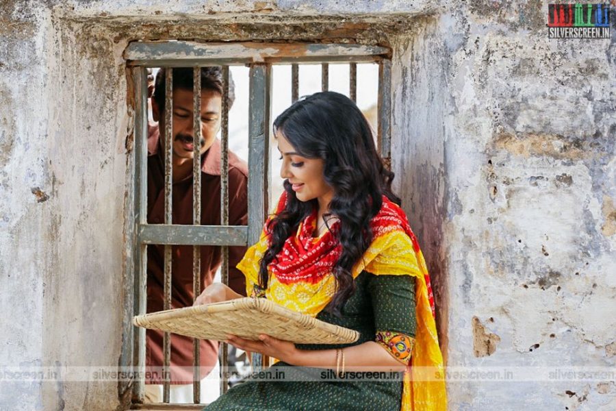 nimir-movie-stills-starring-udhayanidhi-stalin-namitha-pramod-parvathy-nair-and-others-photos-0001.jpg