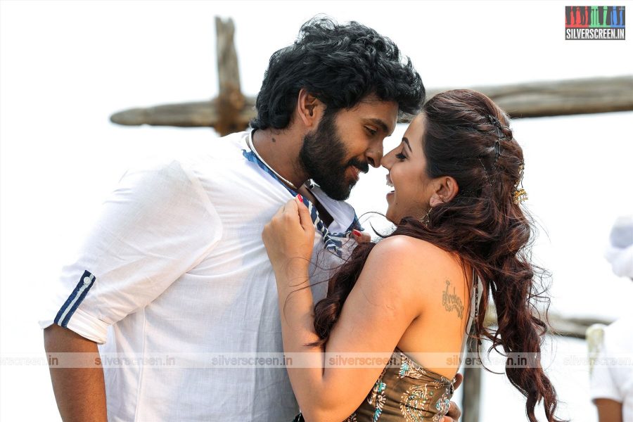 Pakka Movie Stills Starring Nikki Galrani, Bindu Madhavi and Others