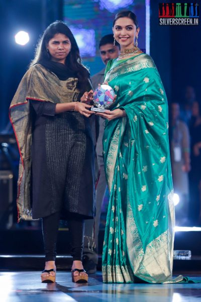 Deepika Padukone seen in a Sailesh Singhania sari at the Social Media Awards & Summit 2017 held in Vijaywada.