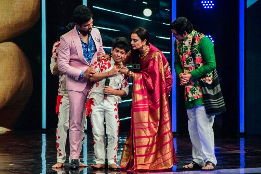 Rekha on the Sets of Super Dancer 2