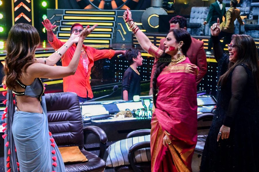 Rekha on the Sets of Super Dancer 2