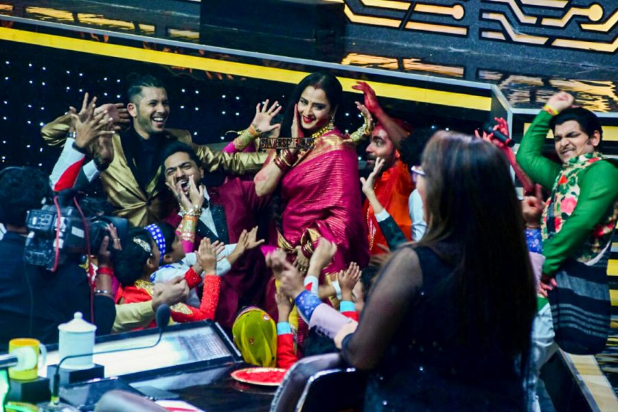 Rekha on the Sets of Super Dancer 2