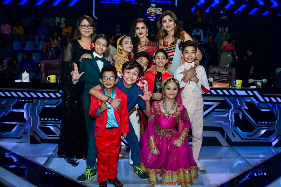 Rekha and Shilpa Shetty on the Sets of Super Dancer 2