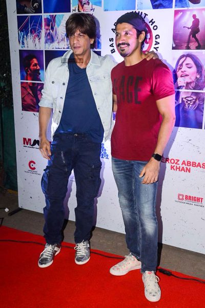 Shah Rukh Khan and Farhan Akhtar at the Lalkaar Concert in Mumbai. The concert was held as part of the campaign to end violence against women and girls. Armaan Malik, Harshdeep Kaur, Papon among others performed at the concert.