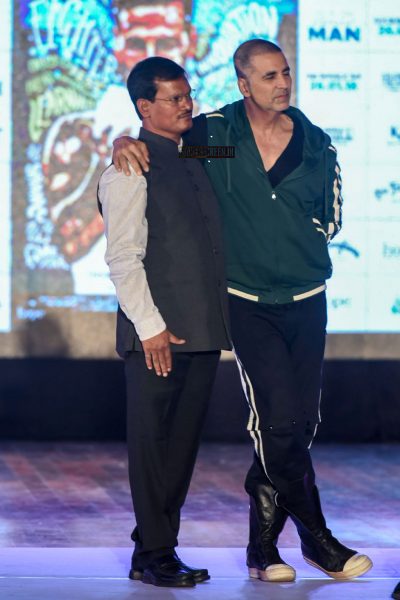 Akshay Kumar, Arunachalam Muruganantham During The Promotions Of PadMan