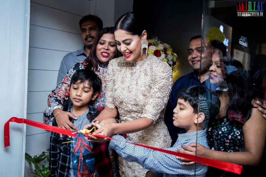 Bindu Madhavi At The Inauguration Of Salon Blow