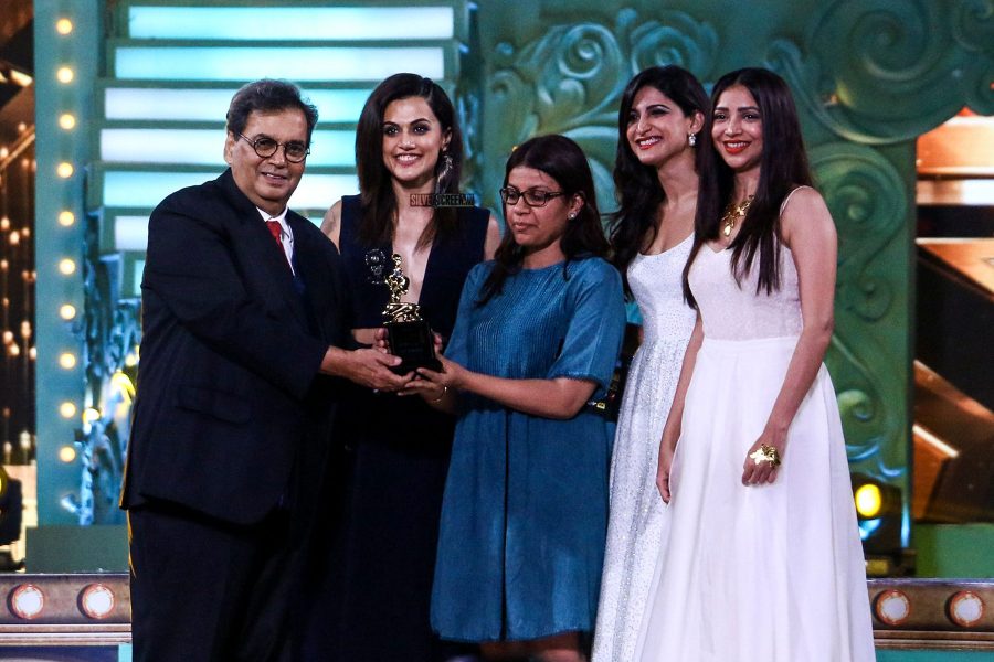 Lipstick Under My Burkha team accepts award for best feature film