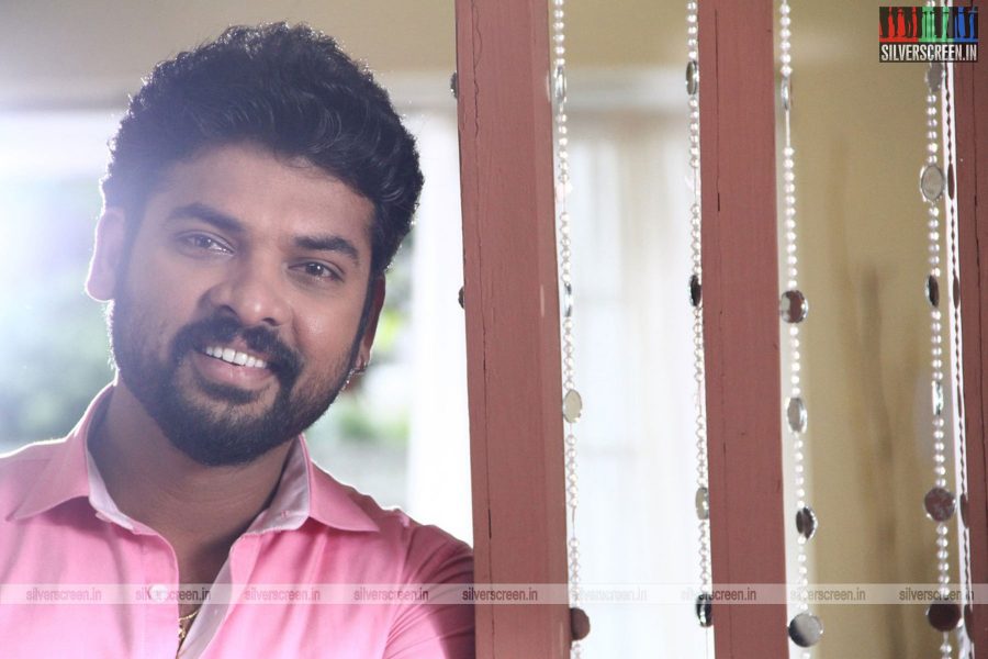 Mannar Vagera Movie Stills Starring Vimal, Anandhi and Directed by Boopathy Pandian