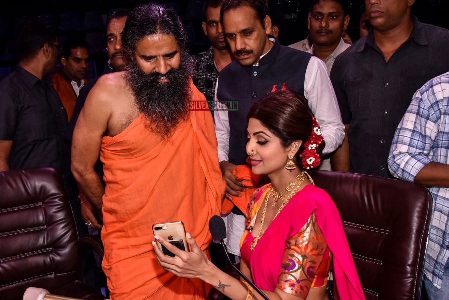 Shilpa Shetty, Baba Ramdev On The Sets Of Super Dancer 2