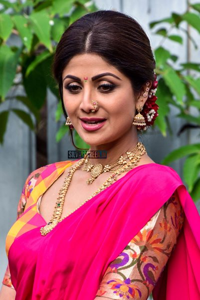 Shilpa Shetty in a Neeta Lulla sari on the sets of Super Dancer 2