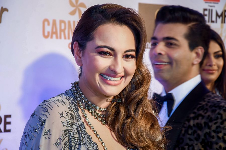 Sonakshi Sinha in a Nupur Kanoi ensemble at the Filmfare Glamour and Style Awards.