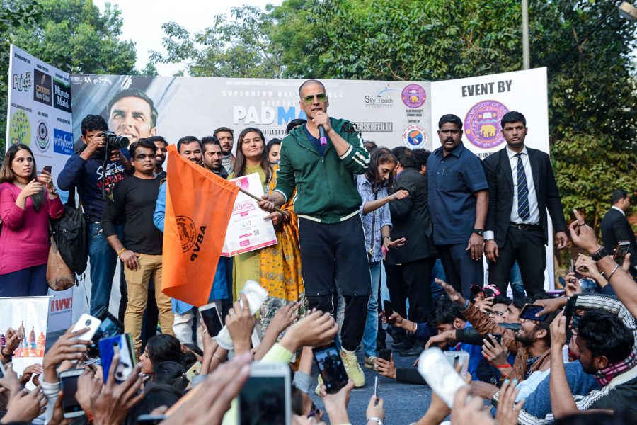 Akshay Kumar Interacts With Students Of Delhi University