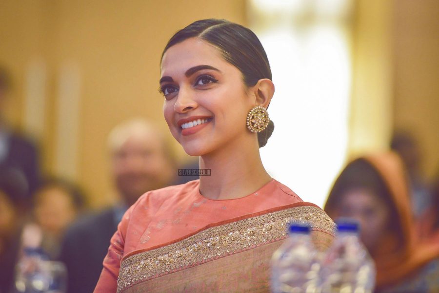 Deepika Padukone & Family Attend Prakash Padukone's Award Ceremony In Delhi