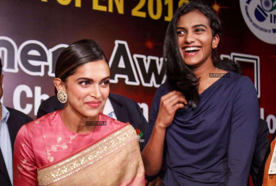 Deepika Padukone & Family Attend Prakash Padukone's Award Ceremony In Delhi