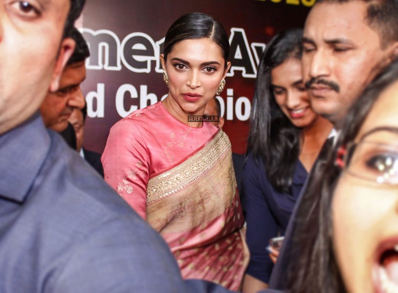 Deepika Padukone & Family Attend Prakash Padukone's Award Ceremony In Delhi