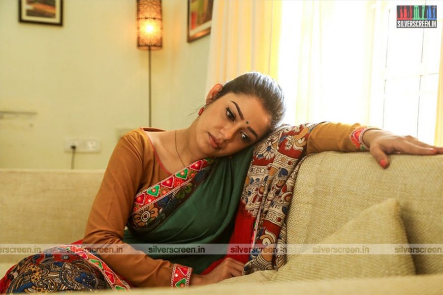 Iravukku Aayiram Kangal Movie Stills Starring Arulnithi and Mahima Nambiar