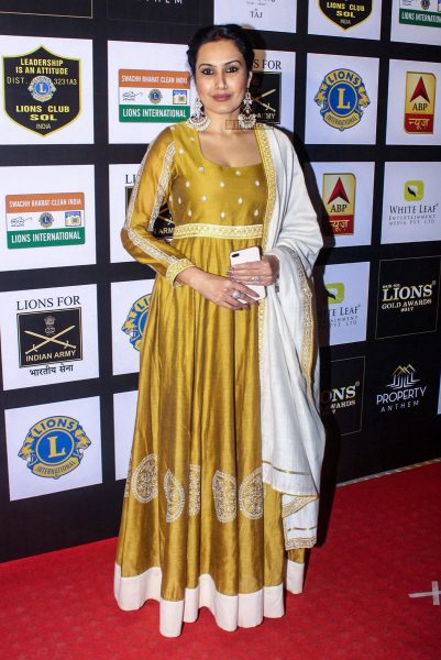 Shabana Azmi, Parineeti Chopra At The Lions Gold Awards