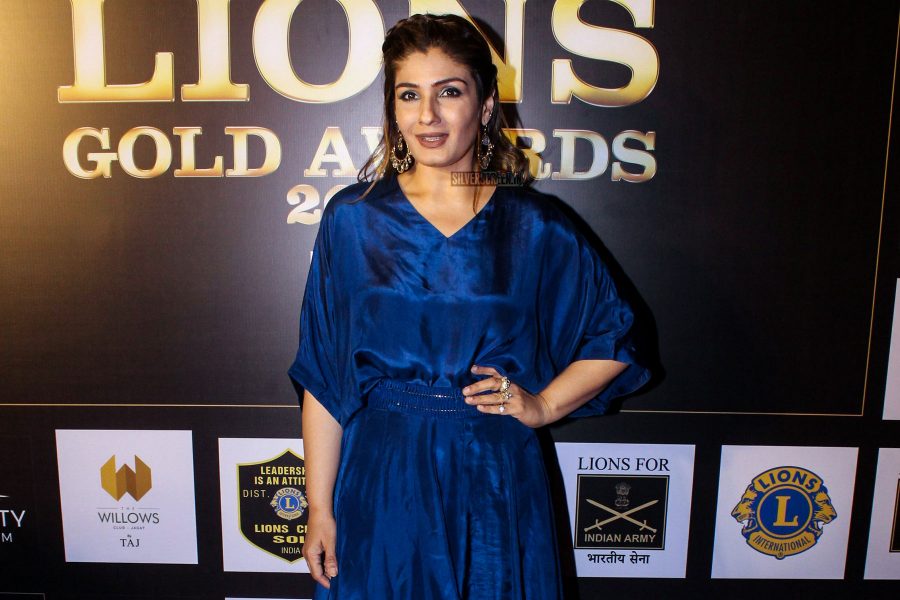 Shabana Azmi, Parineeti Chopra At The Lions Gold Awards
