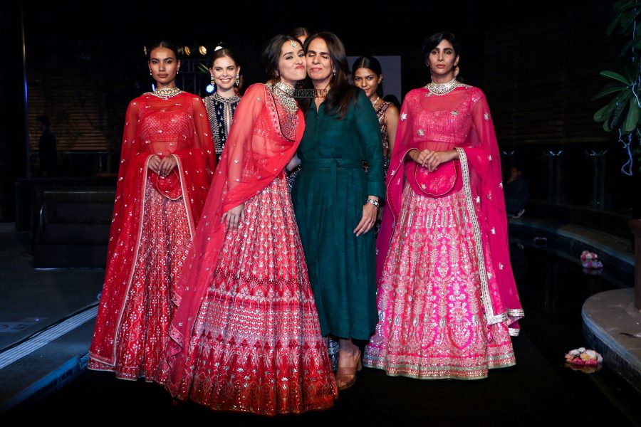 Shraddha Kapoor Walks For Anita Dongre