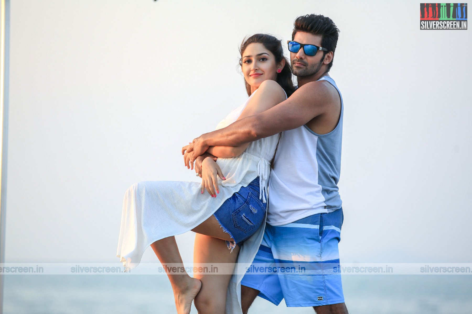 Ghajinikanth Movie Stills Starring Arya, Sayyeshaa And Others