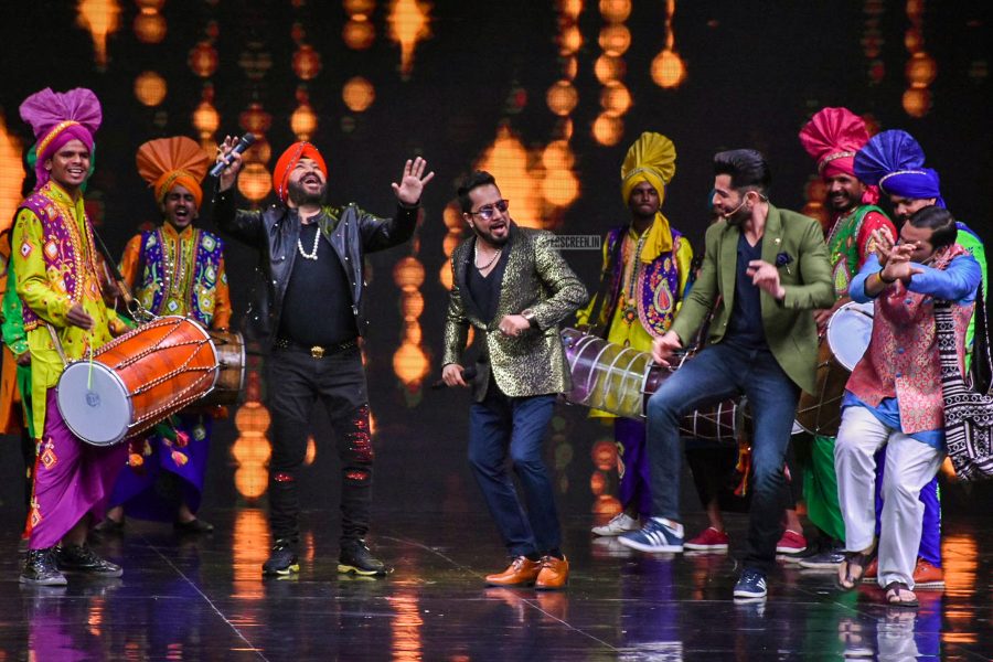 Mika, Daler Mehndi With Shilpa Shetty On The Sets Of Super Dancer 2