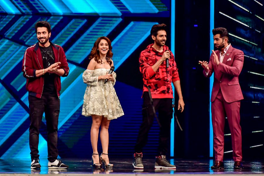 Nushrat Bharucha During The Promotion Of Sonu Ke Titu Ki Sweety On The Sets Of Super Dancer Chapter 2