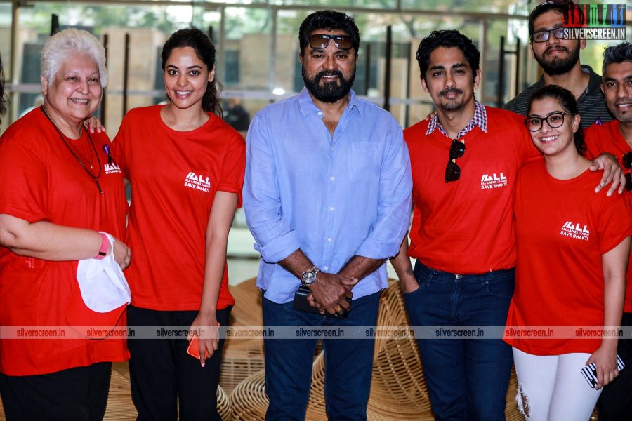 Siddharth, Varalaxmi Sarathkumar, Bindu Madhavi And Others At The Walk a Mile in Her Shoes-'Stop Violence Against Women' Campaign