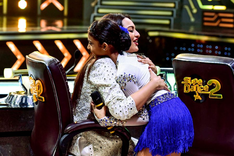 Sonakshi Sinha On The Sets Of Super Dancer 2