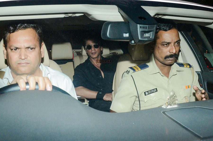 Shah Rukh Khan At Anil Kapoor's House To Offer Condolences