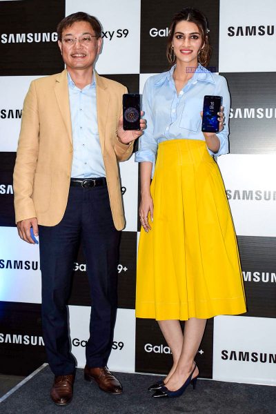 Kriti Sanon At The Launch Of A Smartphone