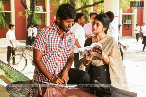 Pariyerum Perumal Movie Stills Starring Kathir and Anandhi