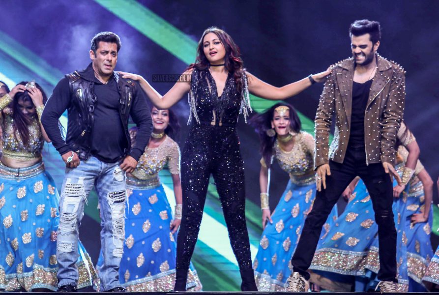 Salman Khan, Katrina Kaif, Prabhu Deva, Sonakshi Sinha Perform At The Da-Bangg The Tour, Pune