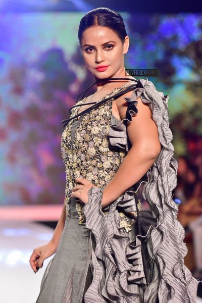 Neetu Chandra Walk The Ramp At The Bombay Times Fashion Week