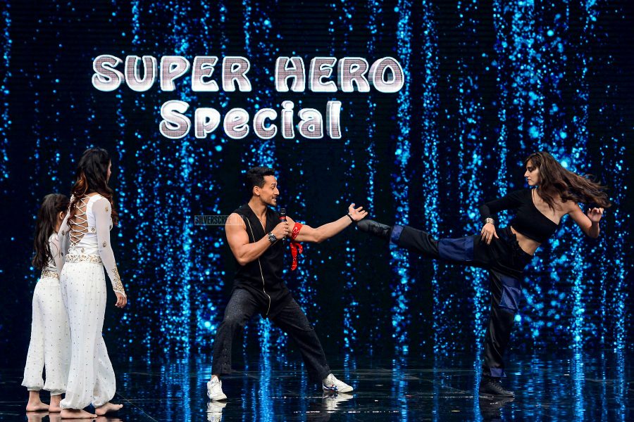 Tiger Shroff, Disha Patani With Shilpa Shetty On Super Dancer 2