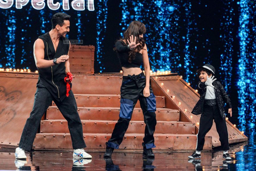 Tiger Shroff, Disha Patani With Shilpa Shetty On Super Dancer 2