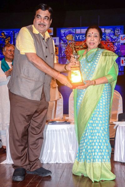Anupam Kher, Asha Bhosle At The Dinanath Mangeshkar Awards Ceremony