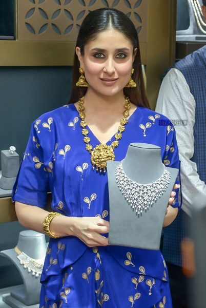 Kareena Kapoor Wearing A Masaba Gupta Ensemble At A Jwellery Store Launch In Delhi
