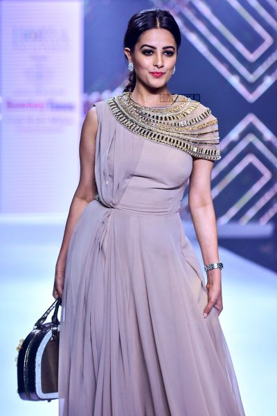 Anita Hassanandani At The Bombay Times Fashion Week