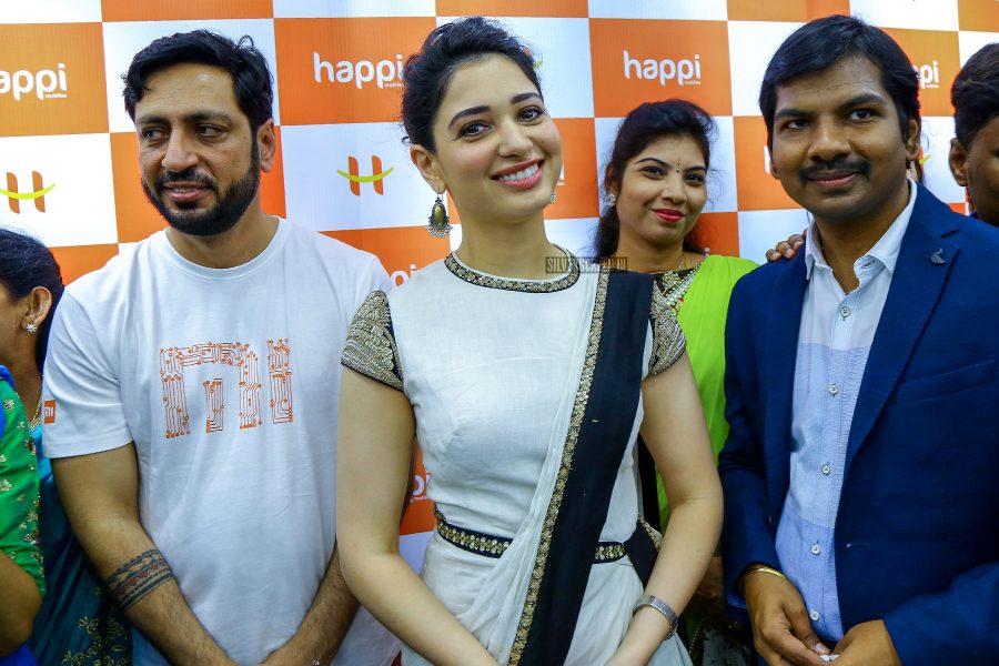 Tamannaah Bhatia At The Inauguration Of Happi Mobile Stores In Kurnool