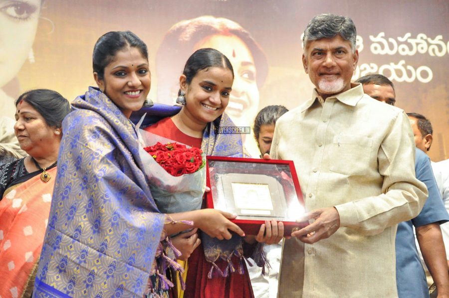 Andhra CM Chandrababu Naidu Felicitates Keerthy Suresh & Mahanati Team