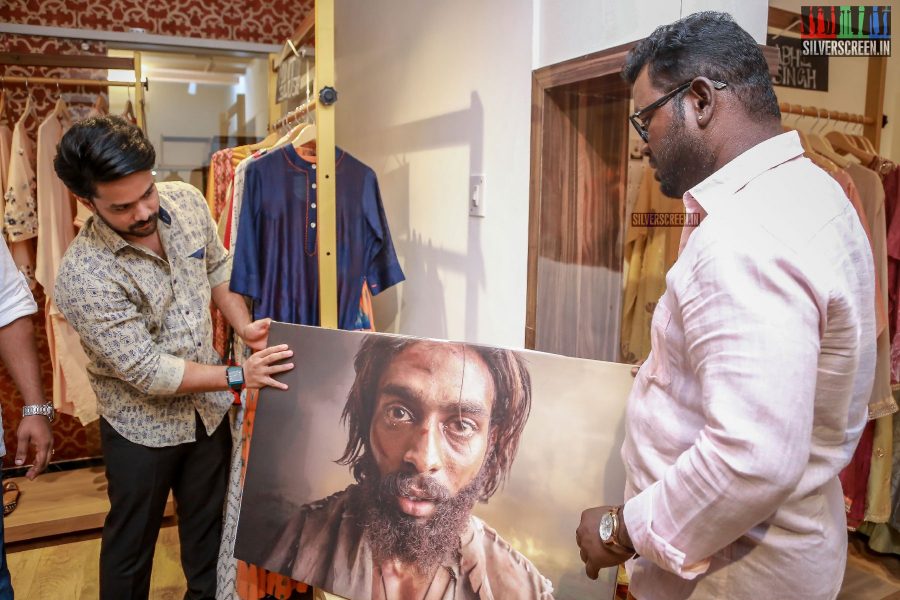 Arav & Suaja Varunee At The Inauguration Of Photo Exhibition