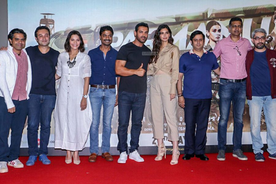 Salman Khan, Jacqueline Fernandez, Anil Kapoor & Others At The Race 3 Trailer Launch